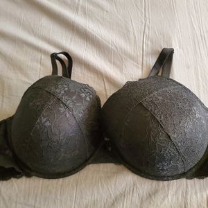 **BRAND NEW NEVER WORN** PUSH UP BRA**